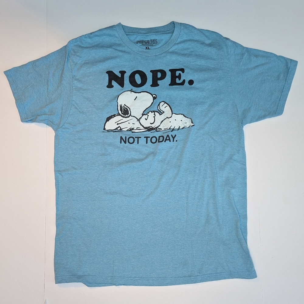 Unisex Snoopy T-shirt Size XL.